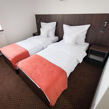 טצ'ב First Hotel מראה חיצוני תמונה