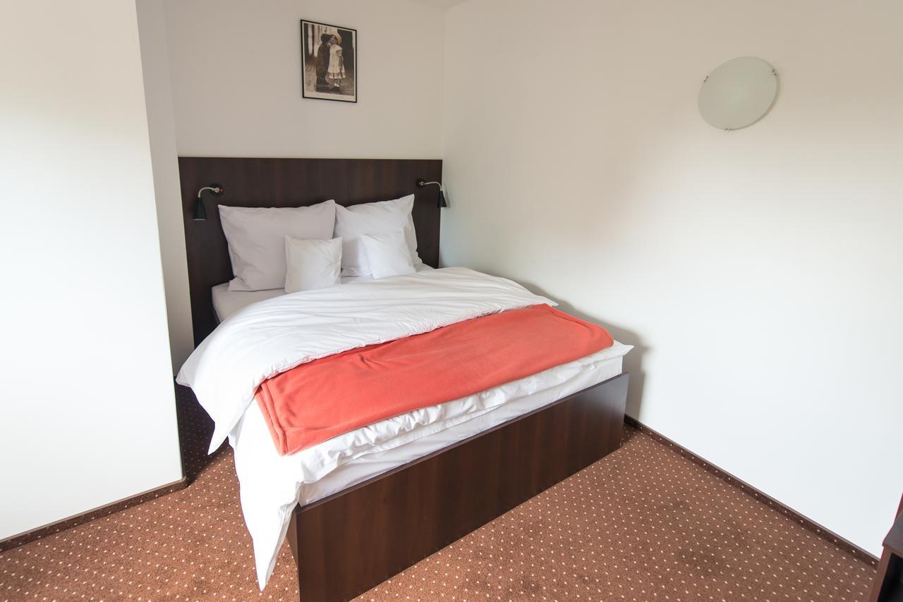 טצ'ב First Hotel מראה חיצוני תמונה