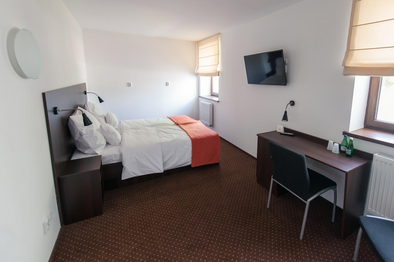 טצ'ב First Hotel מראה חיצוני תמונה