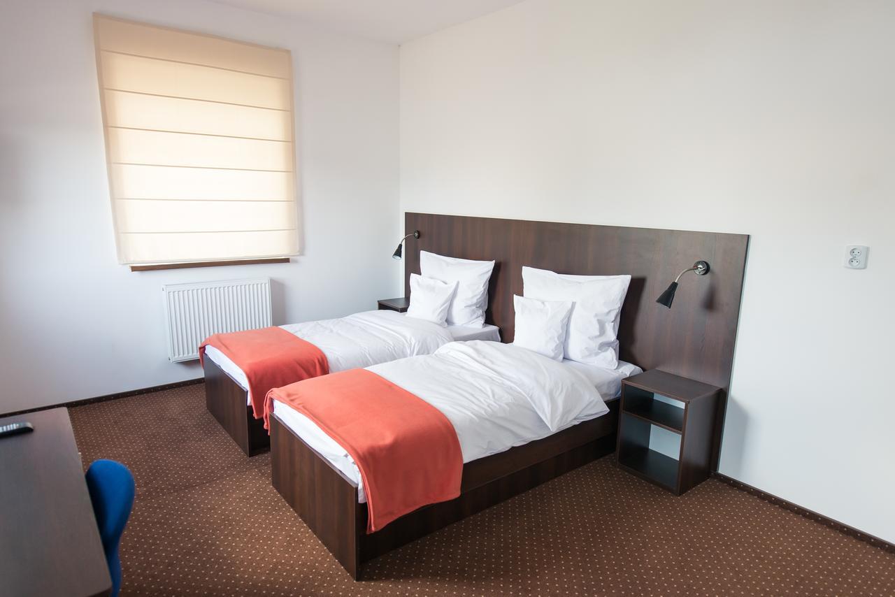 טצ'ב First Hotel מראה חיצוני תמונה