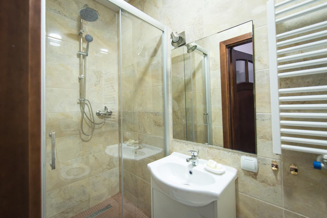 טצ'ב First Hotel מראה חיצוני תמונה