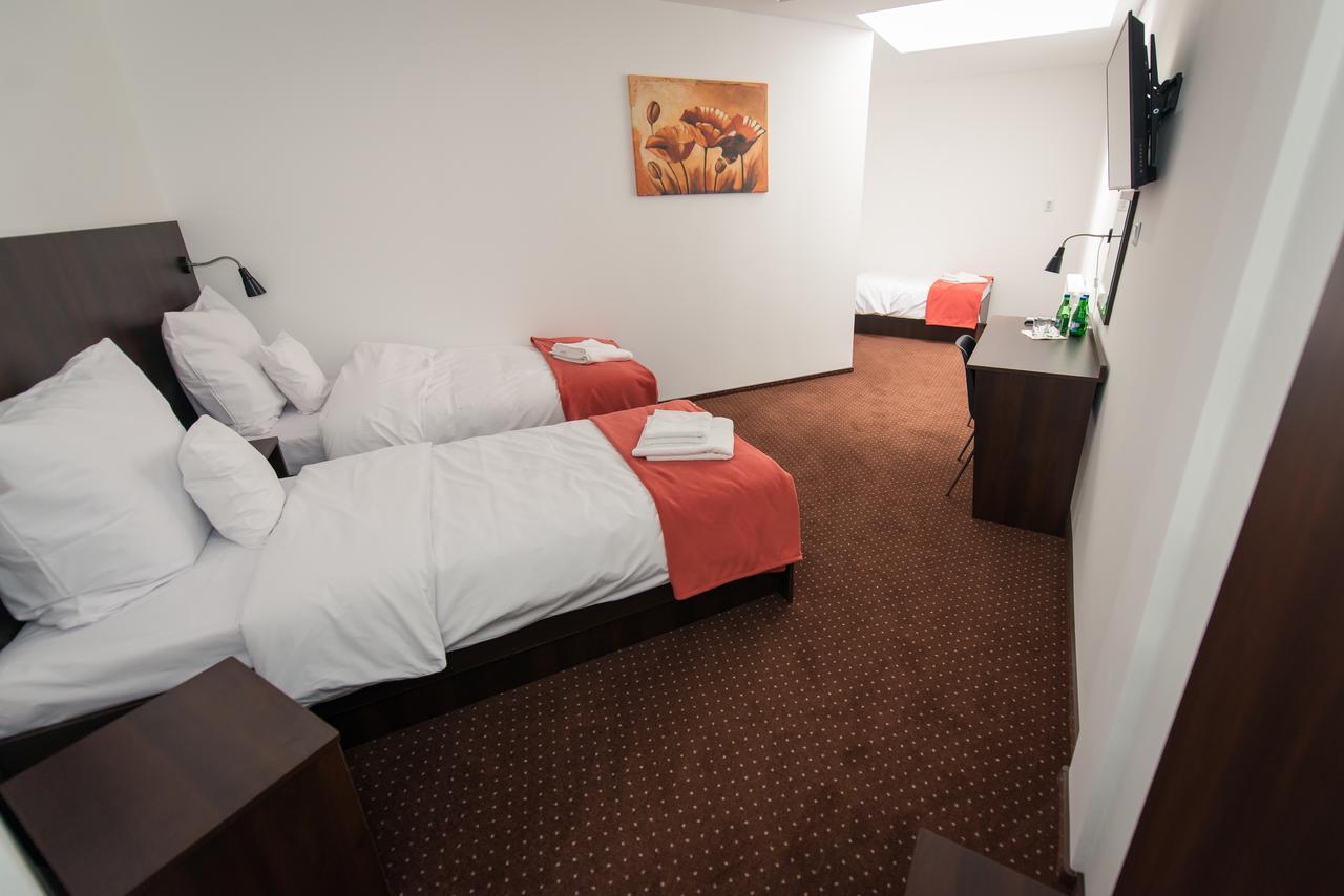 טצ'ב First Hotel מראה חיצוני תמונה