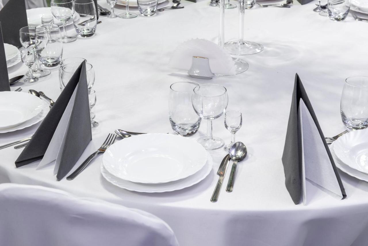 טצ'ב First Hotel מראה חיצוני תמונה